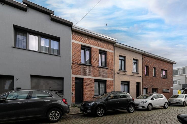 Woning (18 m²) met 3 slaapkamers en tuin (40 m²) in Deurne.