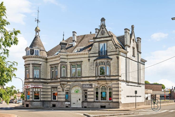 Beautiful MANSION with enormous POTENTIAL