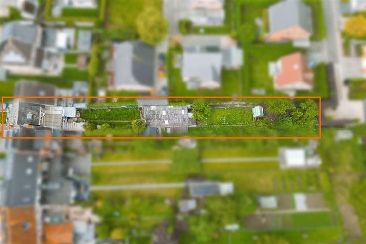 Home to renovate near downtown Zottegem!