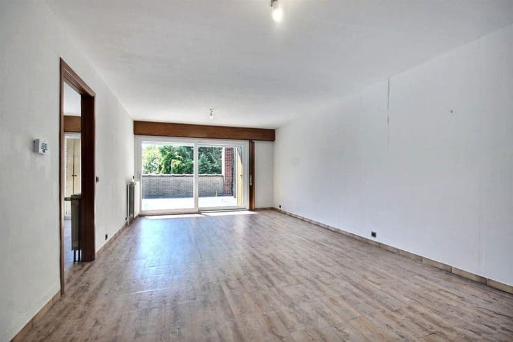 Maison bel-étage avec 2 chambres, grenier aménageable, terra
