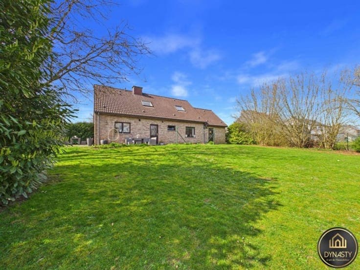What if you could live peacefully… right in the town centre?