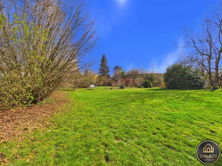 What if you could live peacefully… right in the town centre?