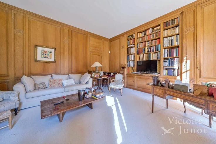 Beautiful and unique property adjacent to the Forêt de Soign