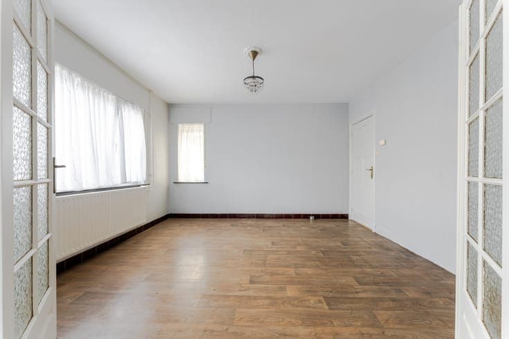 Ruime gezinswoning met grote tuin, veranda en garage
