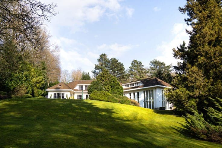 Prince d’Orange – Architect-designed villa on 56 acres south