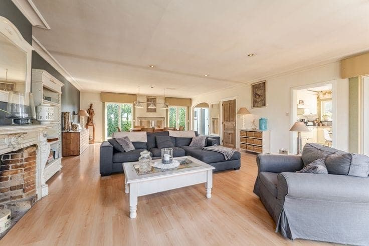 Spacious detached villa with 3 bedrooms on a large plot for…