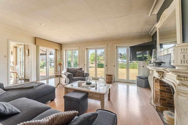 Spacious detached villa with 3 bedrooms on a large plot for…