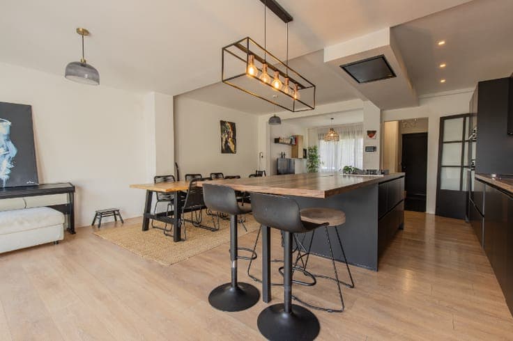 For Sale: Extremely spacious family home with large kitch...