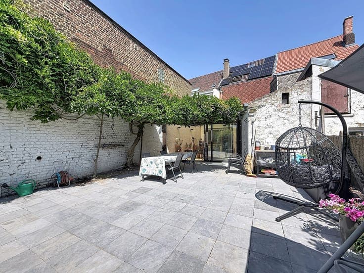 BLA – Semi-detached house – 4 bedrooms – South-facing garden