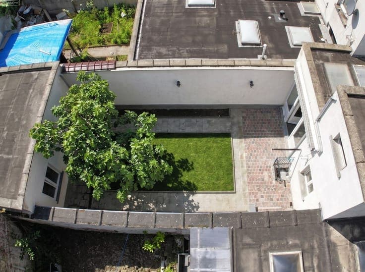 Charming house with a south-facing garden