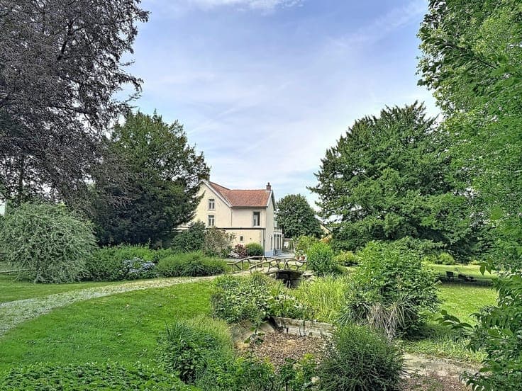 Maison bourgeoise sur 42 ares - possibilité 8 chambres