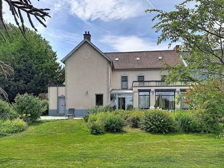 Maison bourgeoise sur 42 ares - possibilité 8 chambres