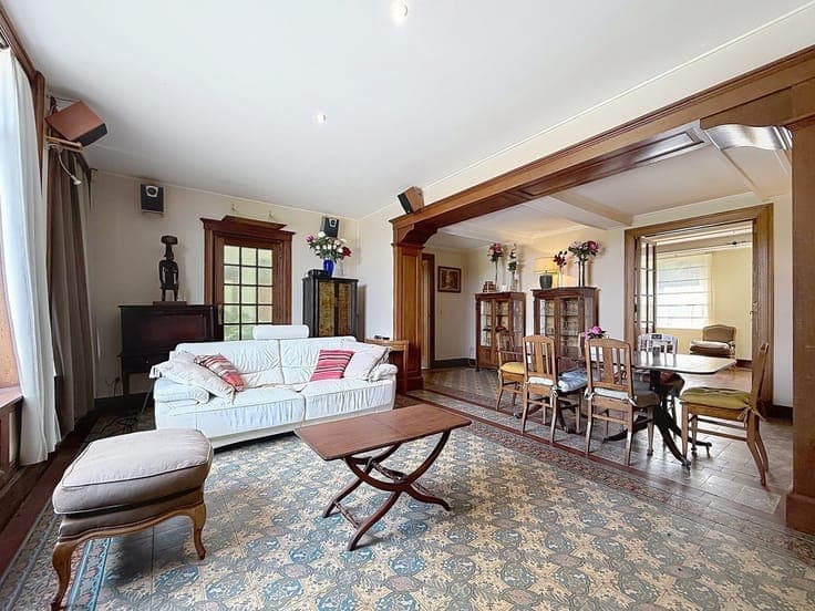 Maison bourgeoise sur 42 ares - possibilité 8 chambres
