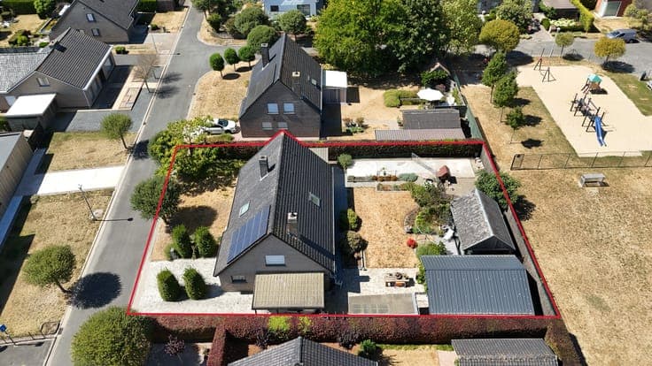 Goed onderhouden gezinswoning met 4 slaapkamers, een bewo...