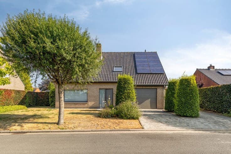Goed onderhouden gezinswoning met 4 slaapkamers, een bewo...