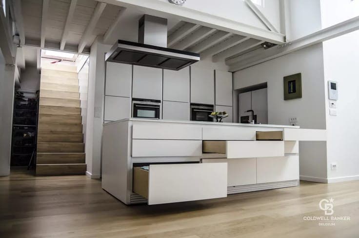 exceptional investment property – 10 units & garages in the