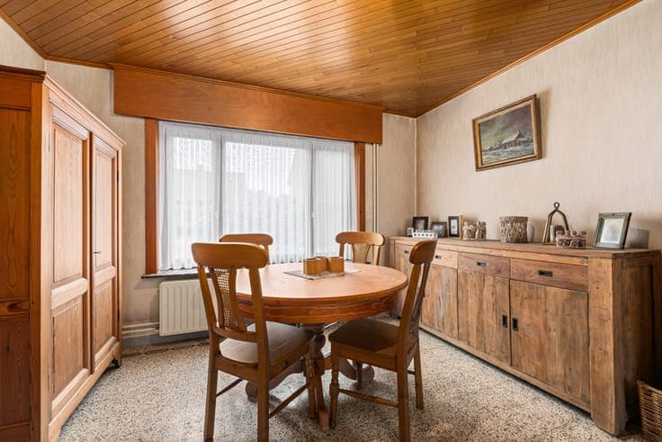 For renovation: charming home on a 15,786 m² plot in Deerlij