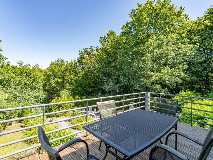 Detached house covering 24 ares and a view in Bouillon
