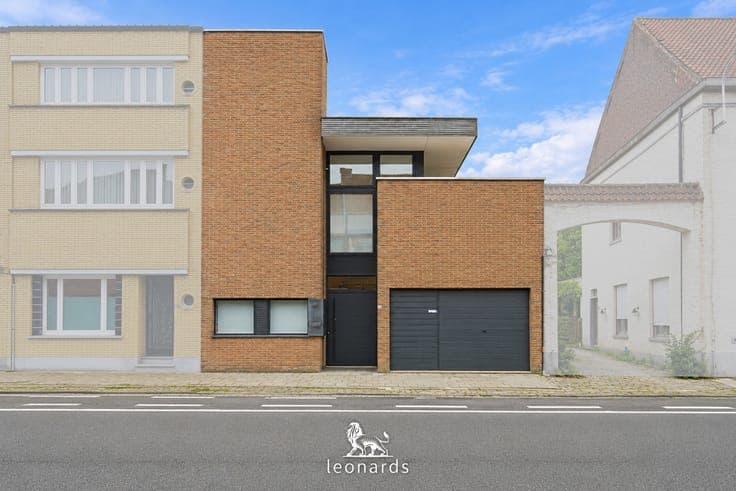 Bright semi-detached home with large garden in Bissegem