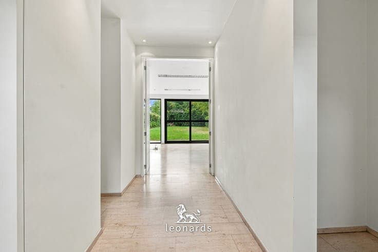Bright semi-detached home with large garden in Bissegem