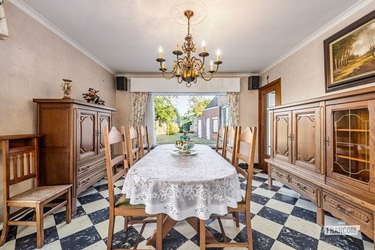 Verrassend ruime woning met vergezichten te Torhout in de G…