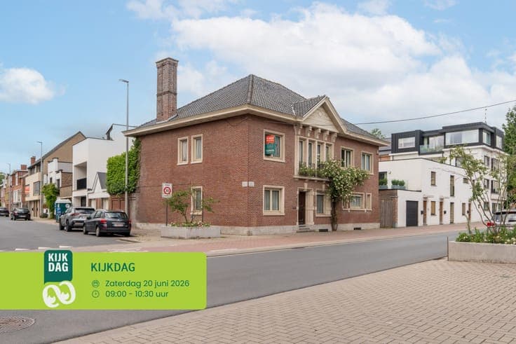 Characterful gentleman's residence with 6 bedrooms and city