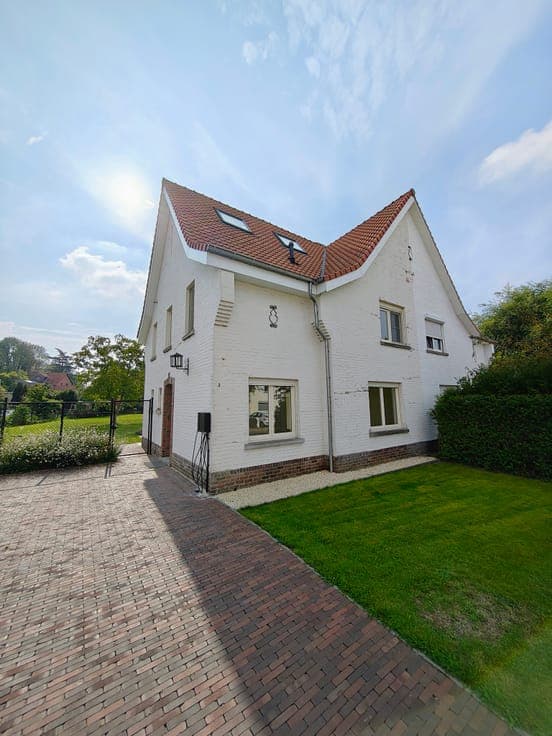 Renovated house with 4 bedrooms and superb garden