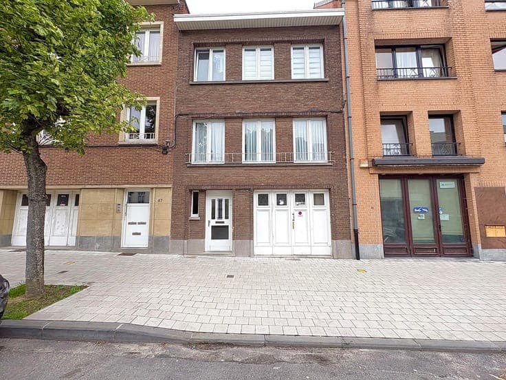 Large 6-bedroom house with a garden, terrace and garage