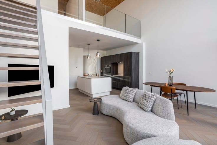 Totaal gerenoveerde woning in rustige, groene omgeving