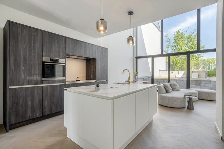Totaal gerenoveerde woning in rustige, groene omgeving