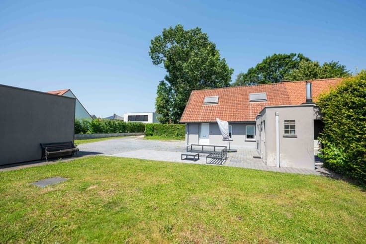 Charmante woning met 2 slaapkamers en 2 garages