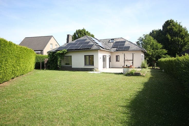 Move-in-ready, energy-efficient home with a sunny garden