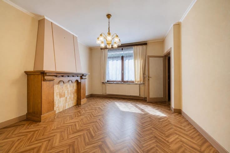 3-bedroom house with a terrace near downtown