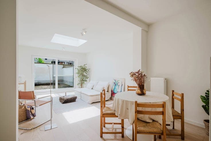 Gerenoveerde woning met 4 slpk te koop in Gent