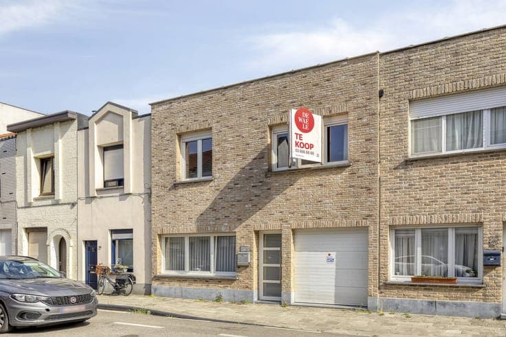 Spacious 3 bedroom house with garden and garage in Deurne!