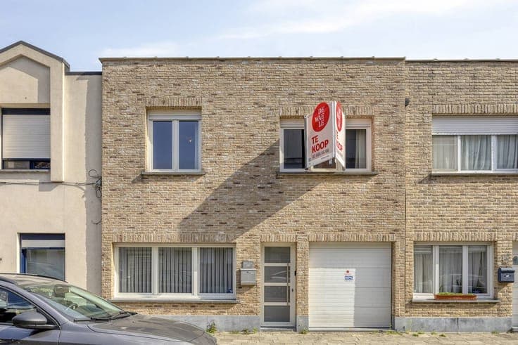 Spacious 3 bedroom house with garden and garage in Deurne!