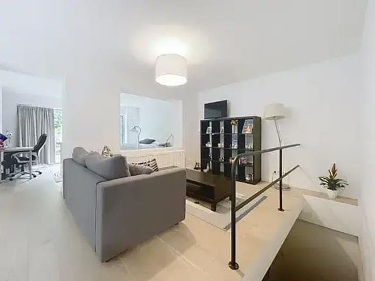 Exceptional house with garden, terraces and garage
