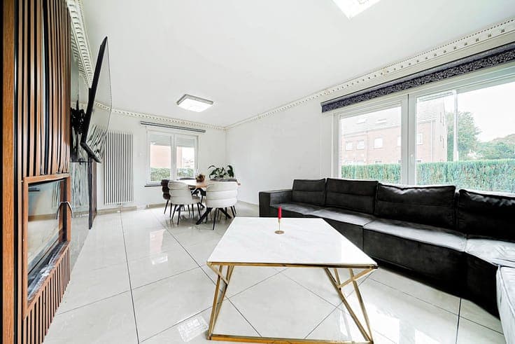3-bedroom bungalow, garden, garage, compliant electrics