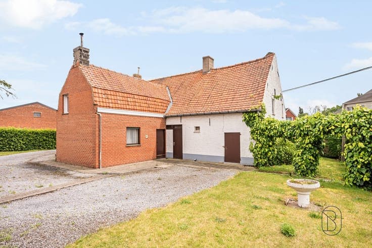 Prachtig gelegen af te breken woning op 5800m2