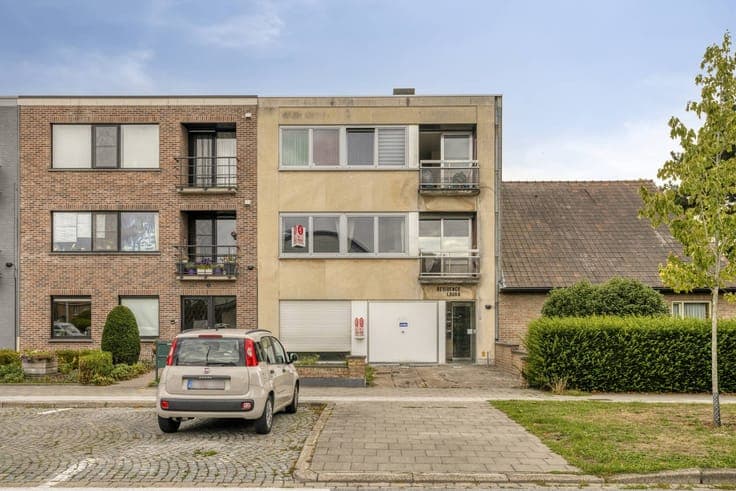 Investment property to be refreshed for sale in Sint-Pieters