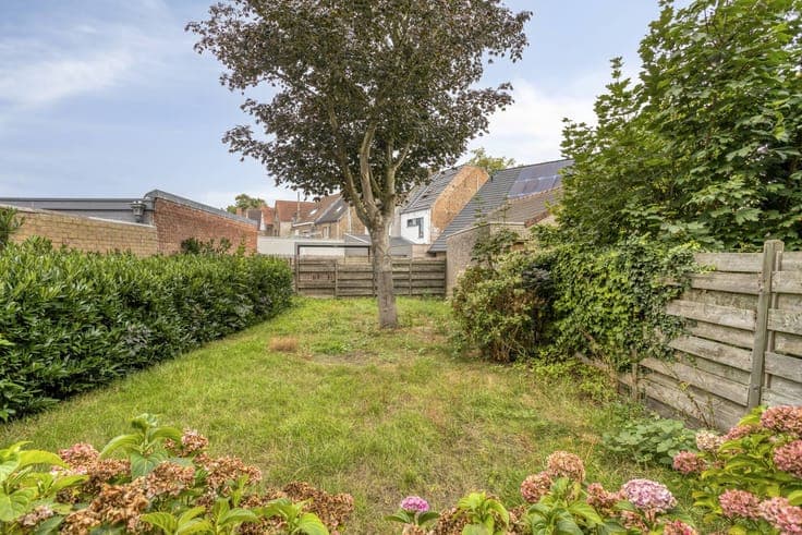 Investment property to be refreshed for sale in Sint-Pieters