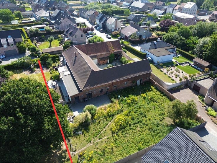 AN AUTHENTIC FARMHOUSE WHERE CHARM, PEACE, AND SPACE COME TO