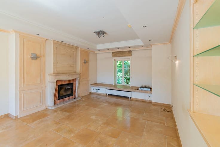 BUIZINGEN – Beautiful villa on the border of Dworp