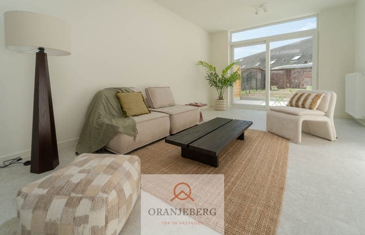 Lichtrijke gerenoveerde woning