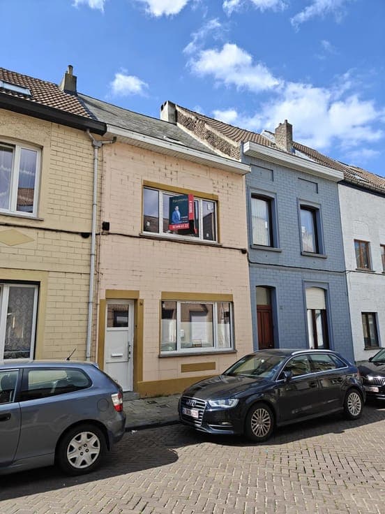 4-bedroom house with veranda/courtyard