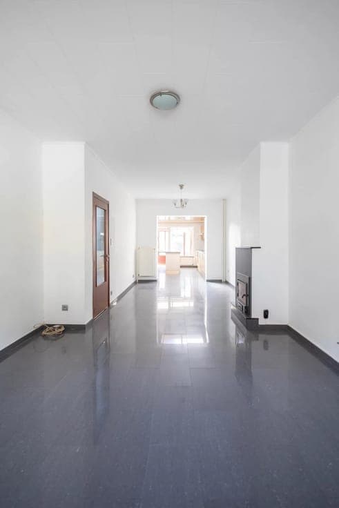 4-bedroom house with veranda/courtyard