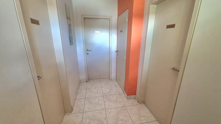 Ruime gezinswoning met 4 tot 6 slaapkamers waardoor mogel...