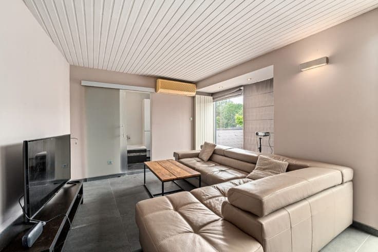 Versatile home (272 m²) with commercial space in Erembodegem