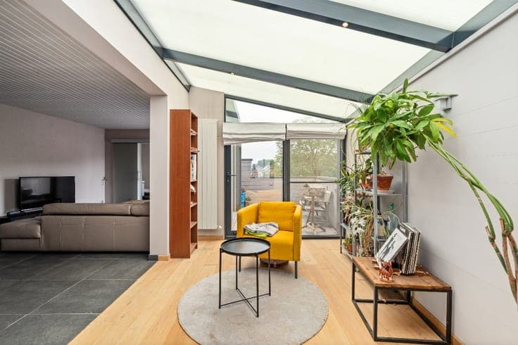 Versatile home (272 m²) with commercial space in Erembodegem
