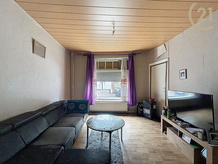 ingle-family house to renovate – great potential & location